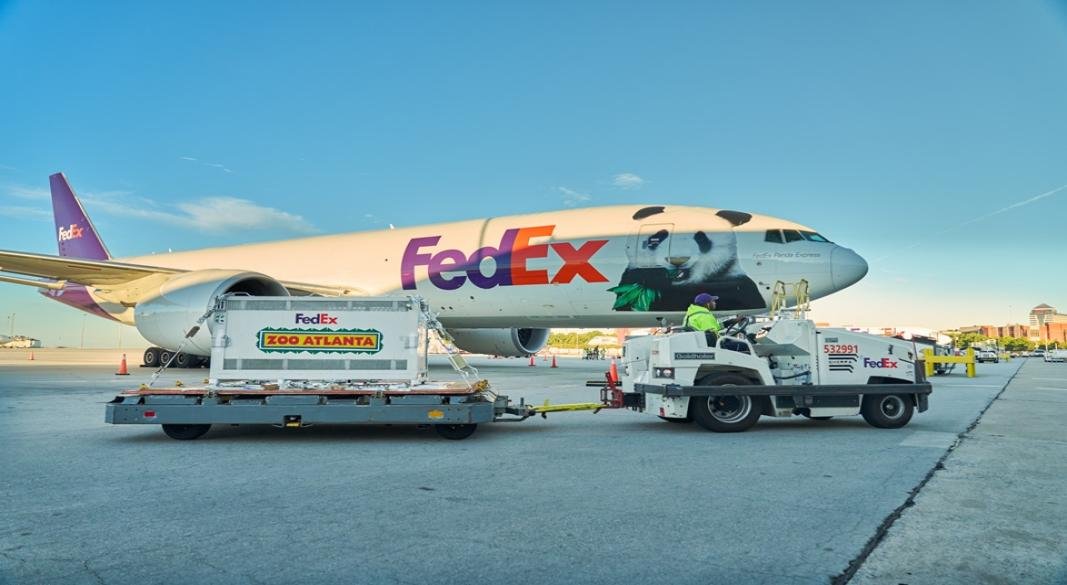 FedEx Moves Giant Pandas from China to US | Image: © FedEx